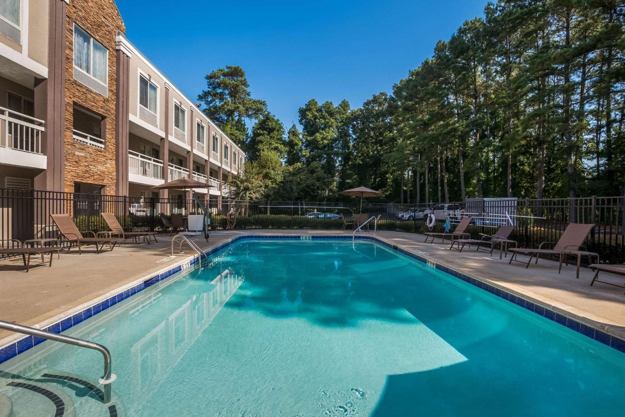 Quality Northlake Inn 3*