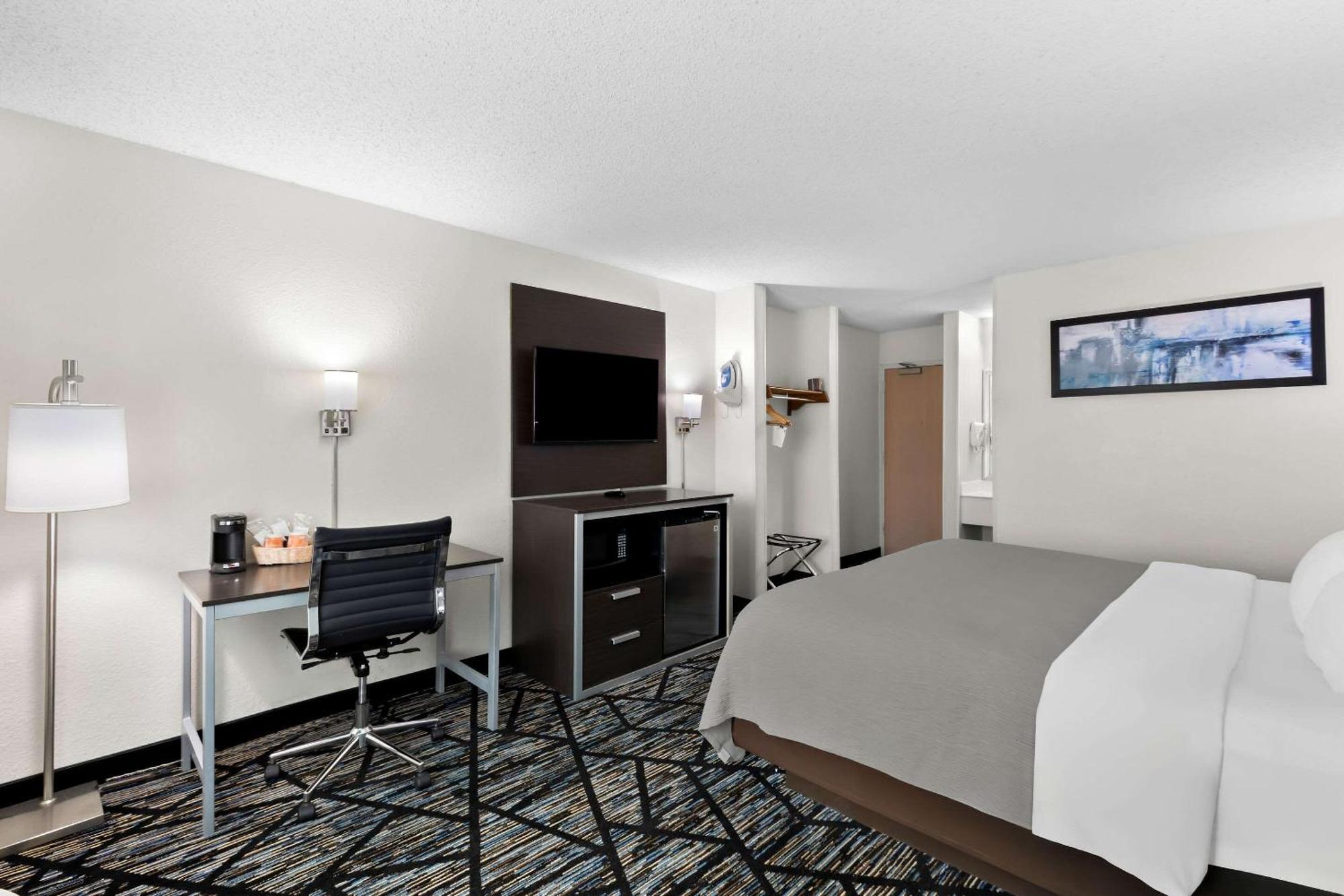 Quality Northlake Inn