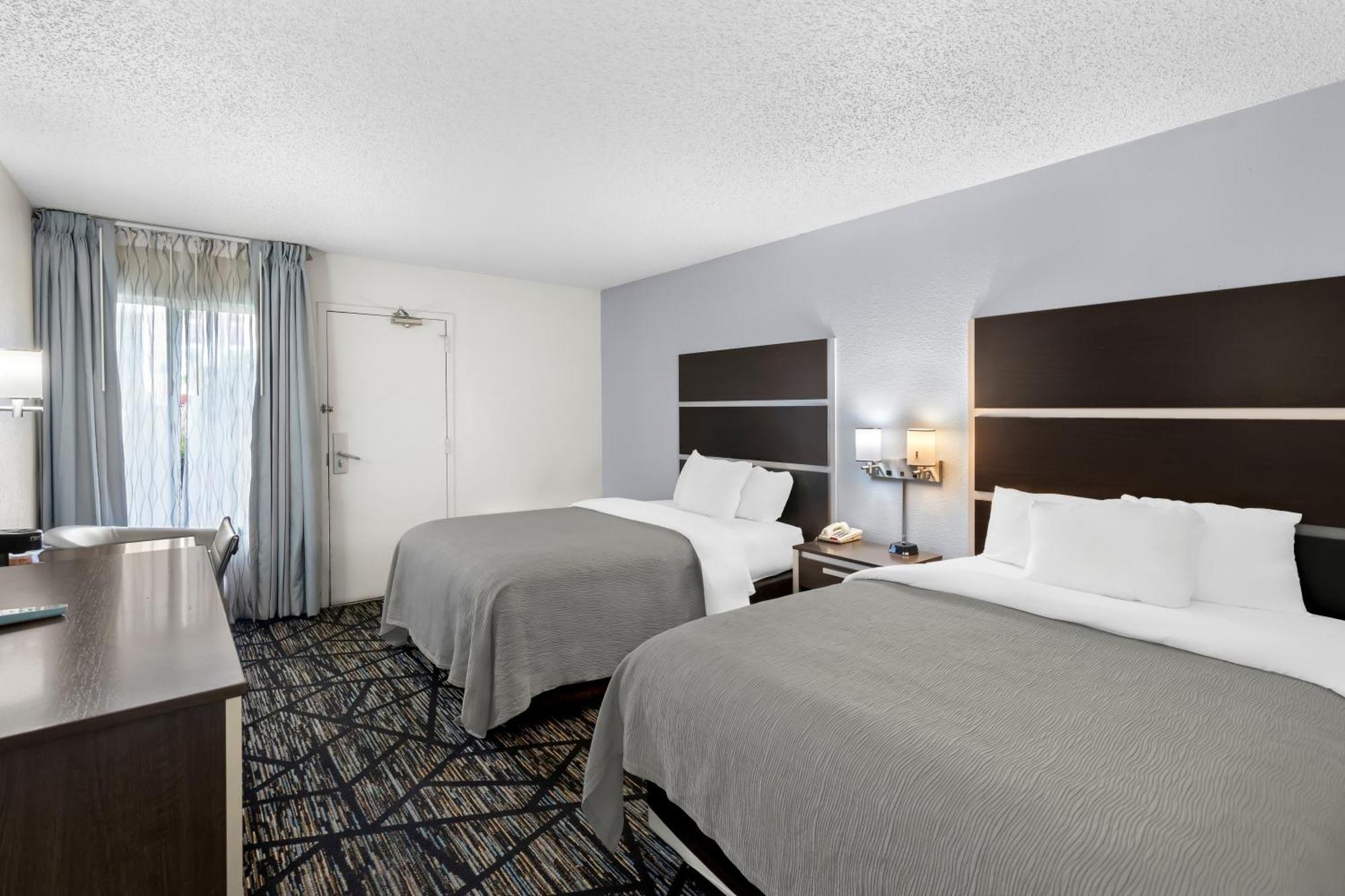 Inn Quality Northlake 3*